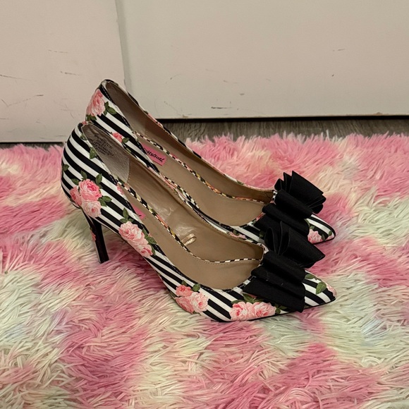 Betsey Johnson Shoes - Betsey Johnson Black and White Striped Heels with Pink Floral